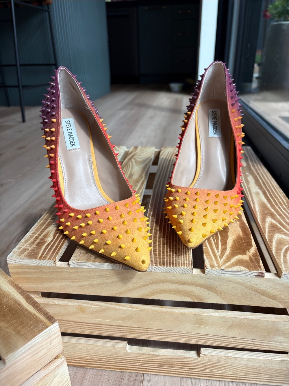 Steve Madden Women's Orange-to-Yellow Spiked Pointed Toe Pumps